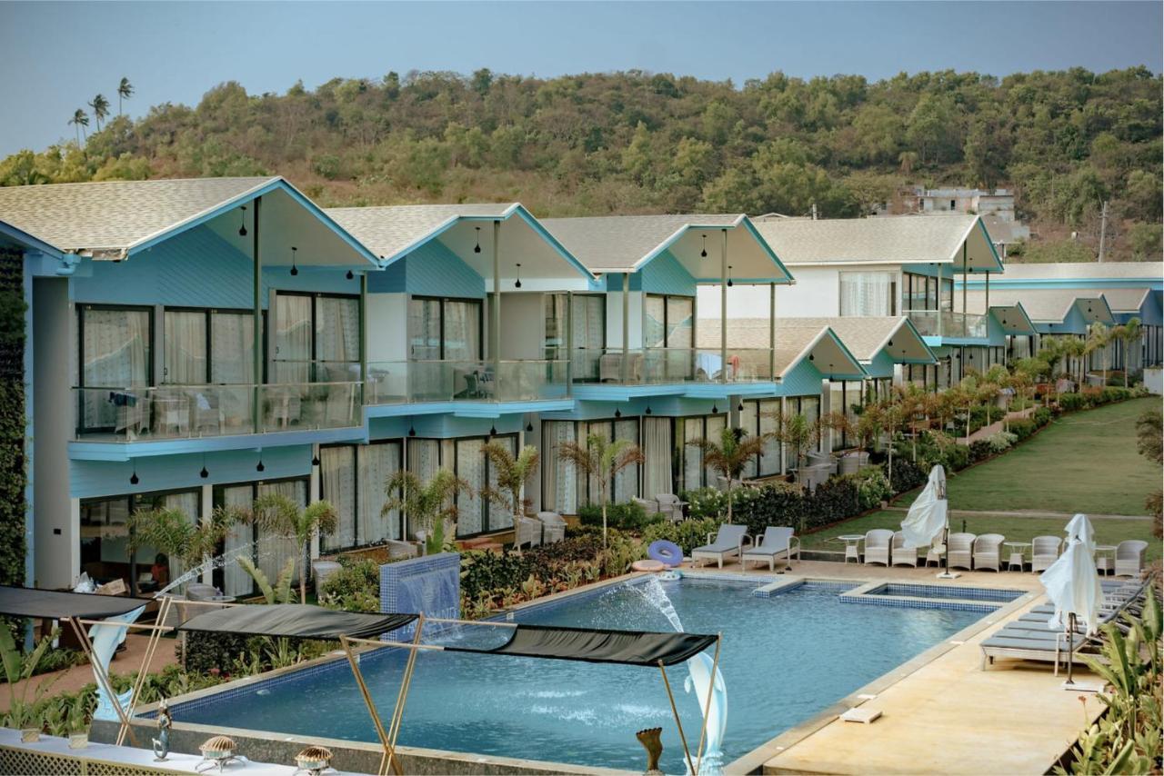 Tan-N-Sand Morjim Exterior foto