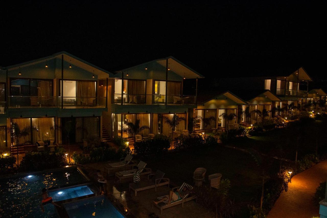 Tan-N-Sand Morjim Exterior foto