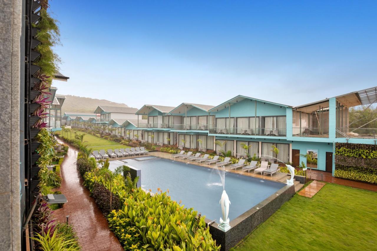 Tan-N-Sand Morjim Exterior foto